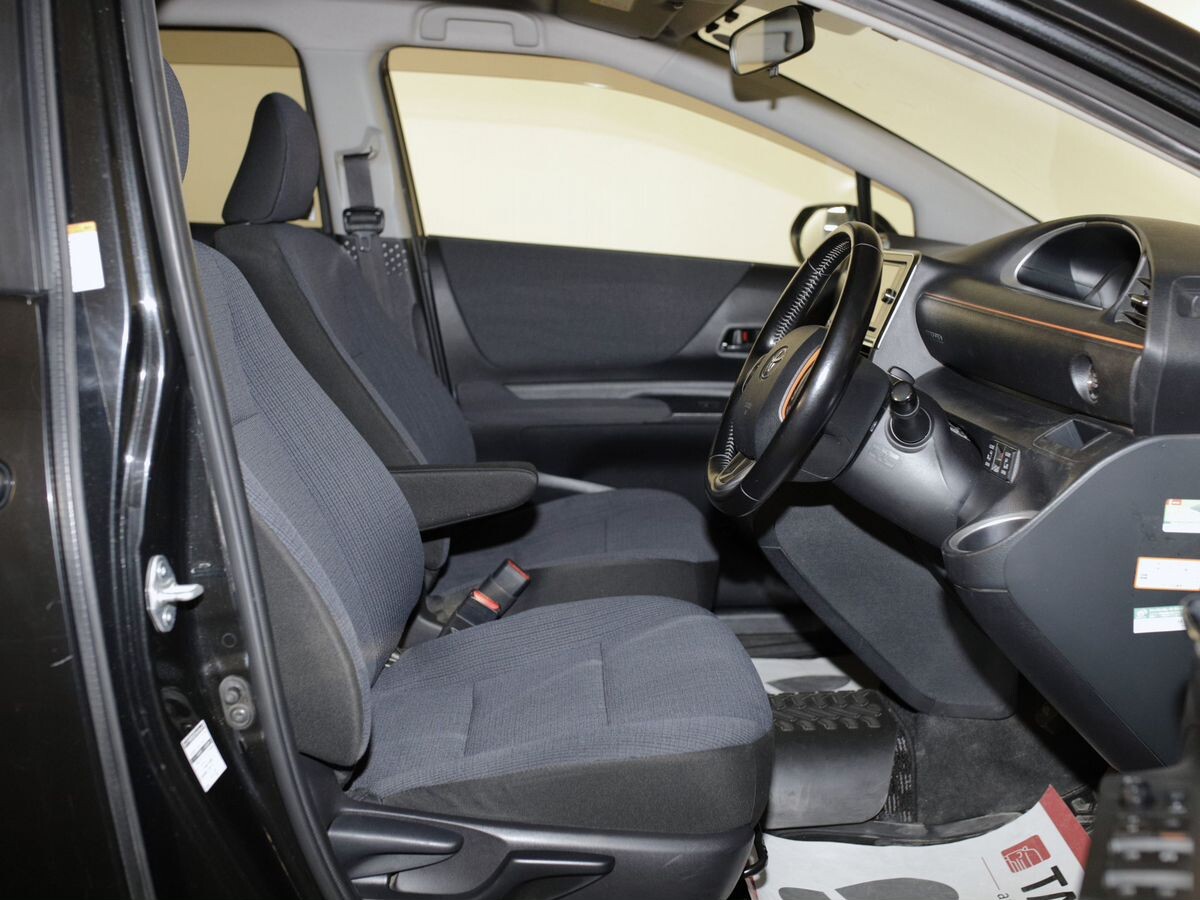 Toyota Sienta 2016 - фото автомобиля