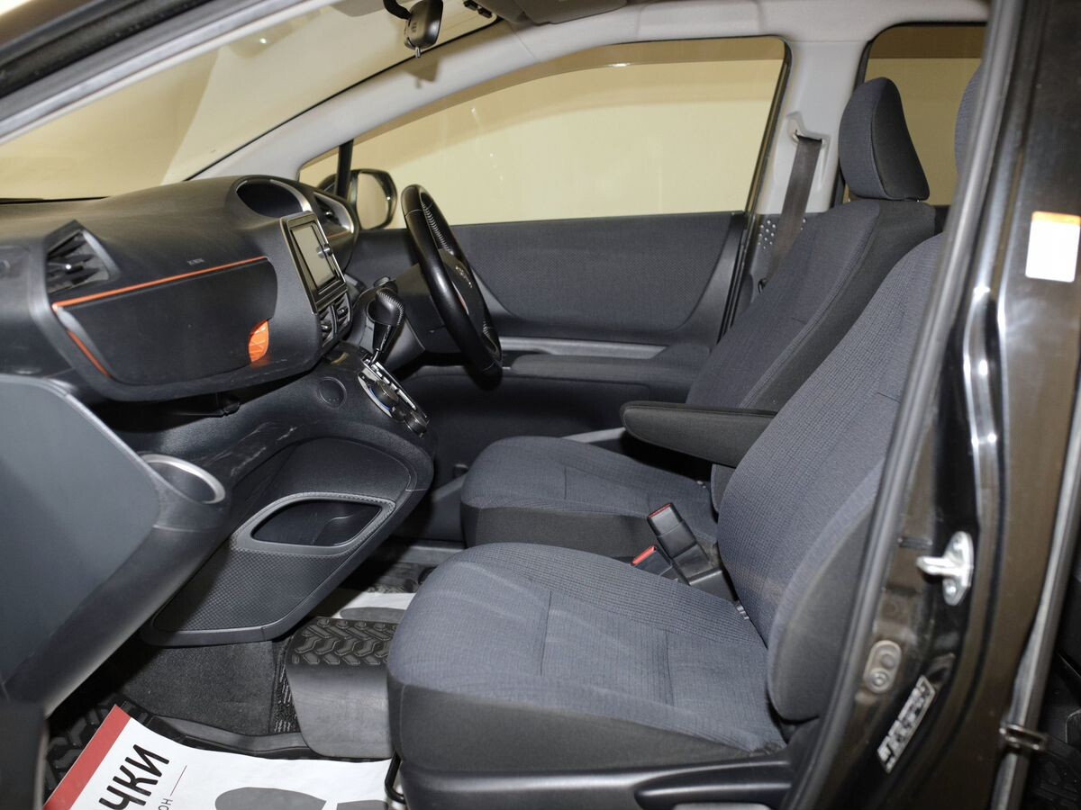 Toyota Sienta 2016 - фото автомобиля