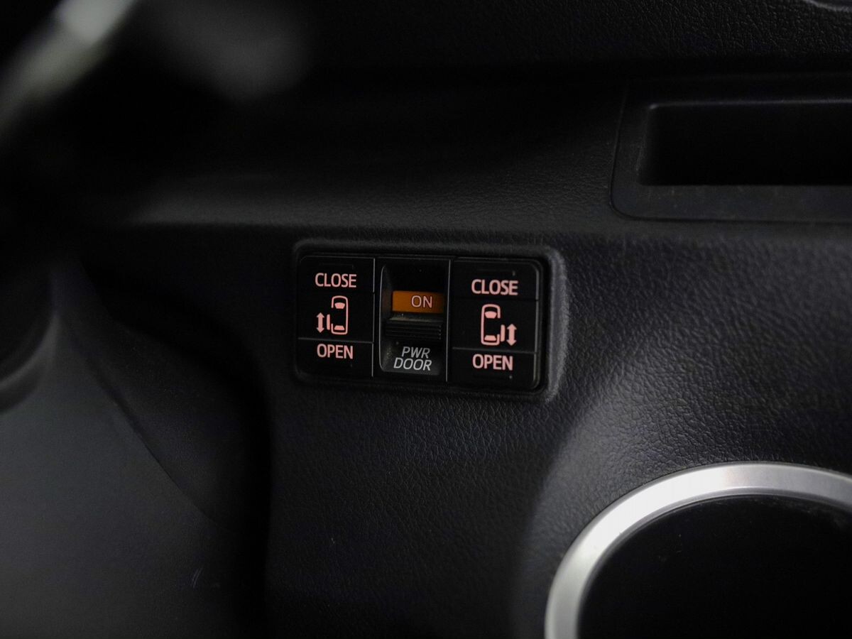 Toyota Sienta 2016 - фото автомобиля