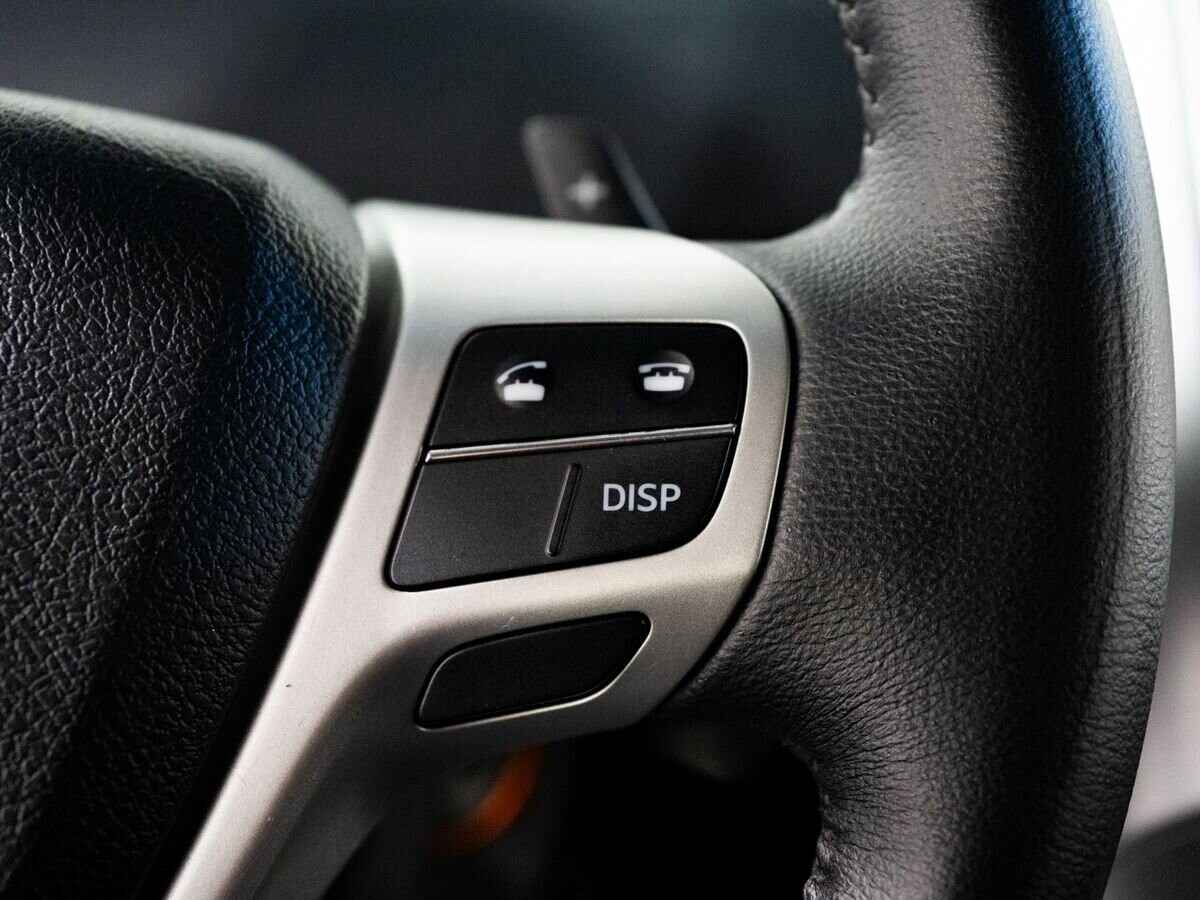 Toyota Verso 2012 - фото автомобиля