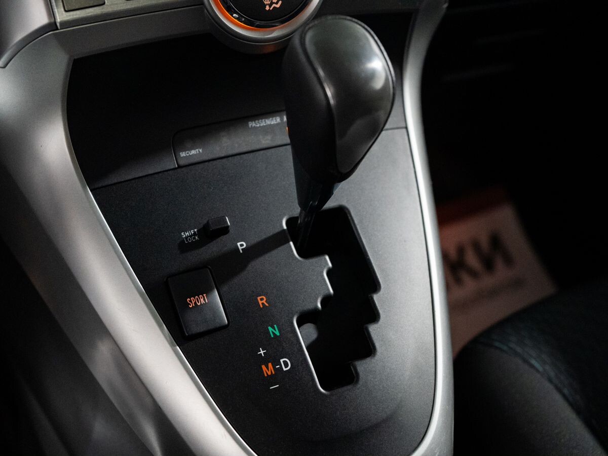 Toyota Verso 2012 - фото автомобиля
