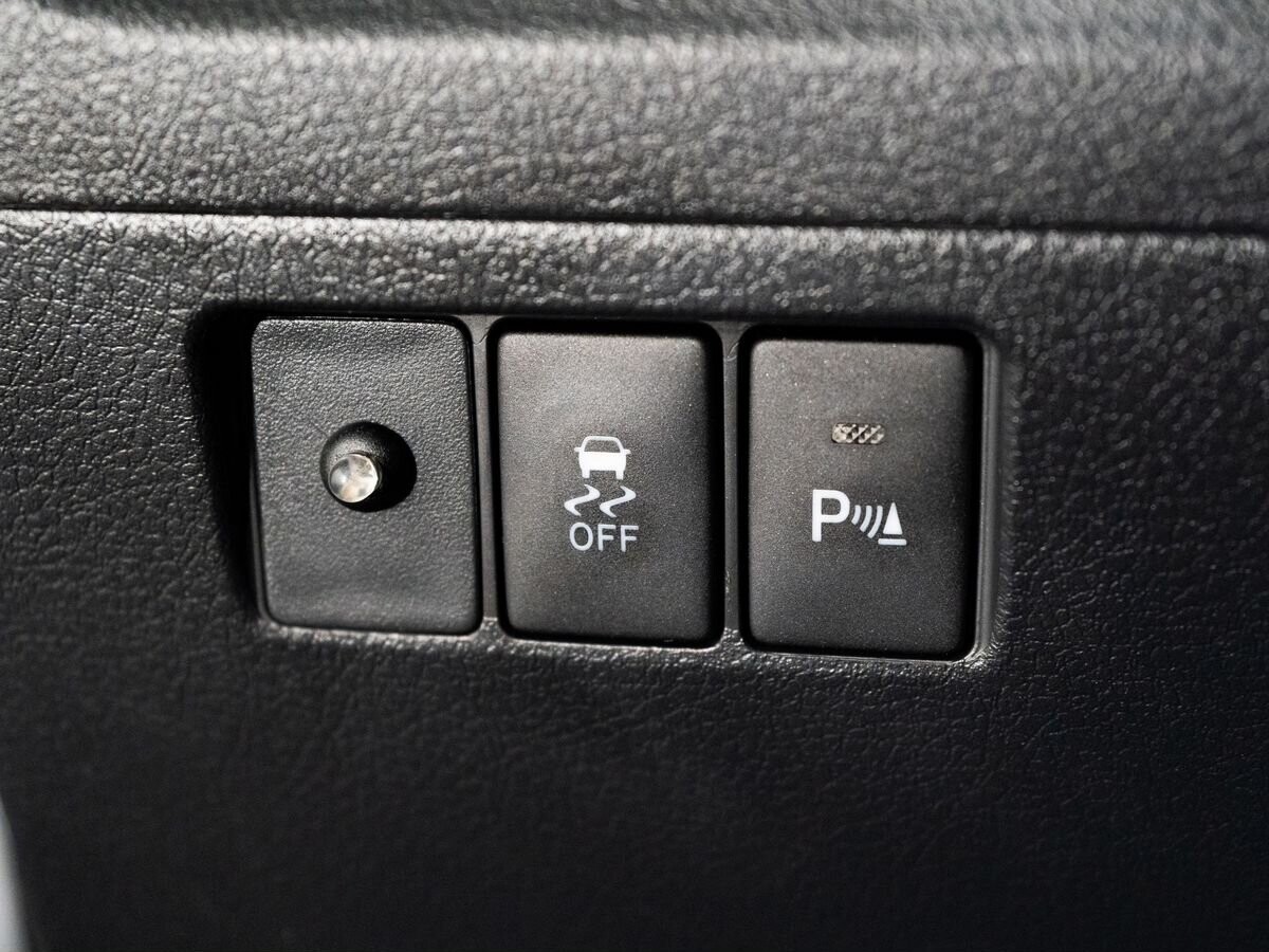Toyota Verso 2012 - фото автомобиля
