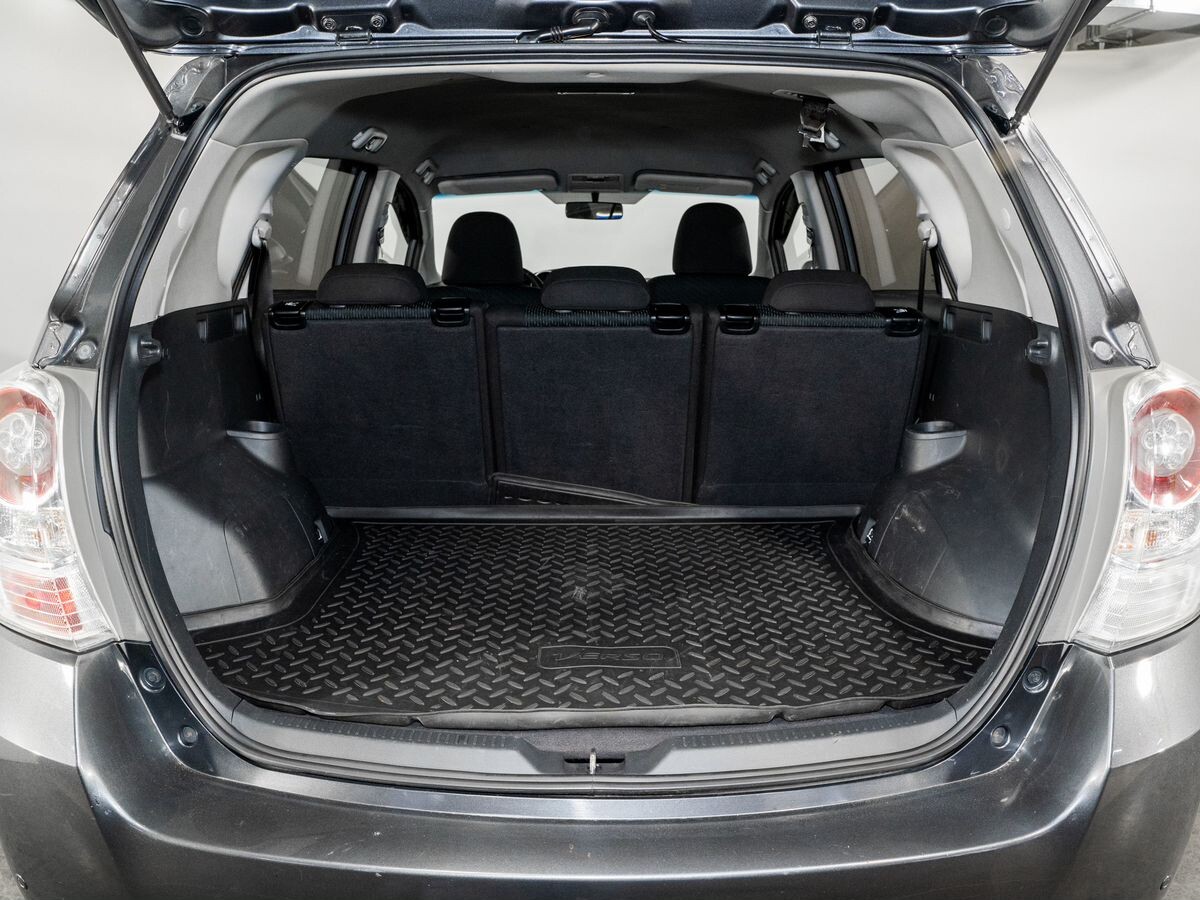 Toyota Verso 2012 - фото автомобиля