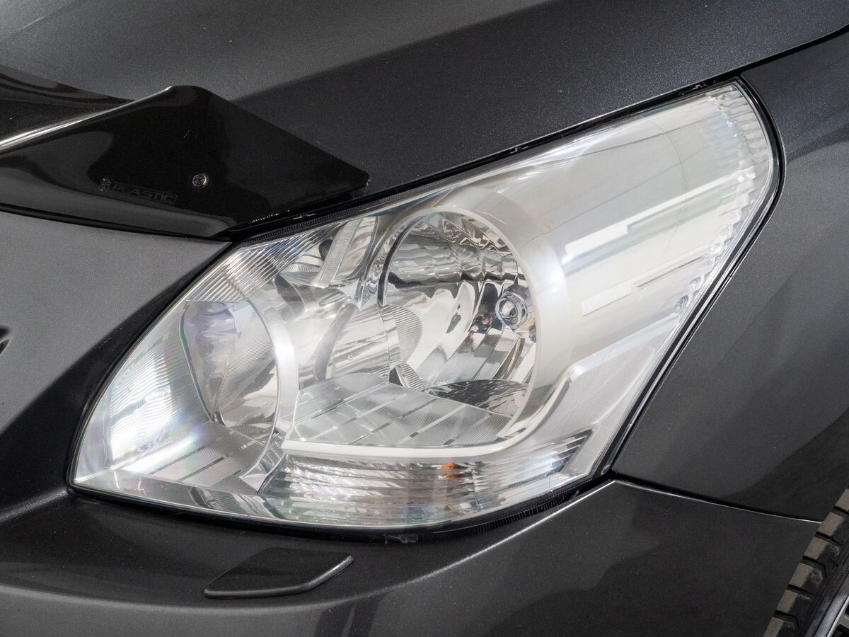 Toyota Verso 2012 - фото автомобиля