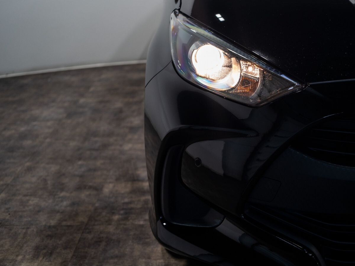 Toyota Yaris 2020 - фото автомобиля