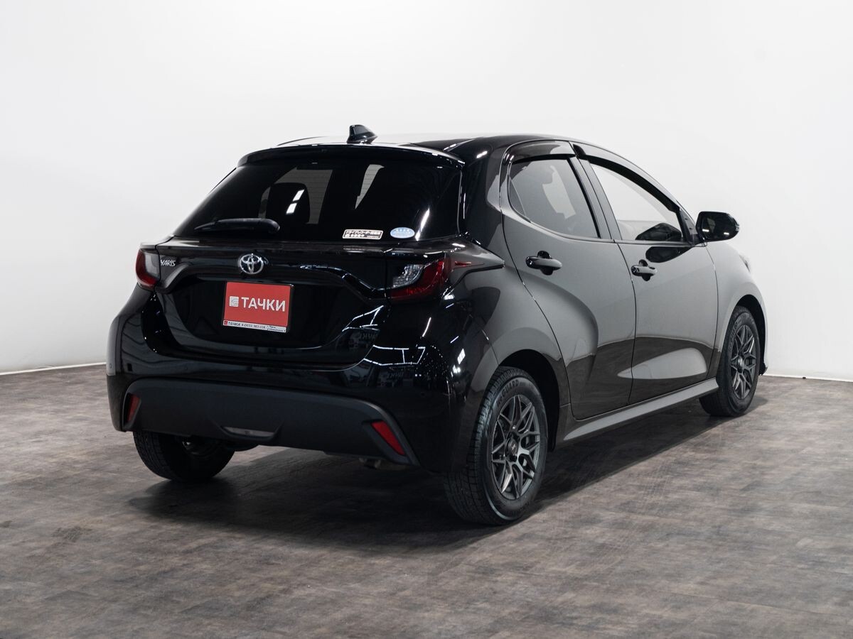 Toyota Yaris 2020 - фото автомобиля