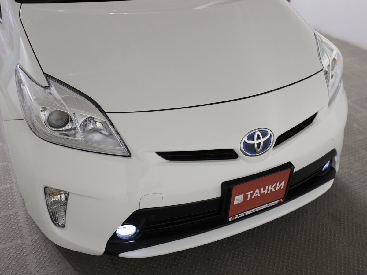 Toyota Prius 2013 - фото автомобиля