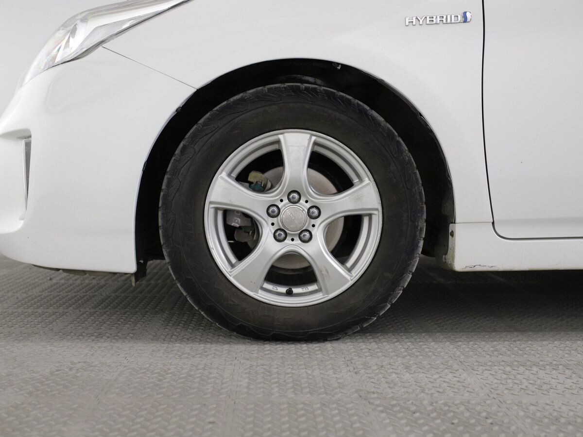 Toyota Prius 2013 - фото автомобиля