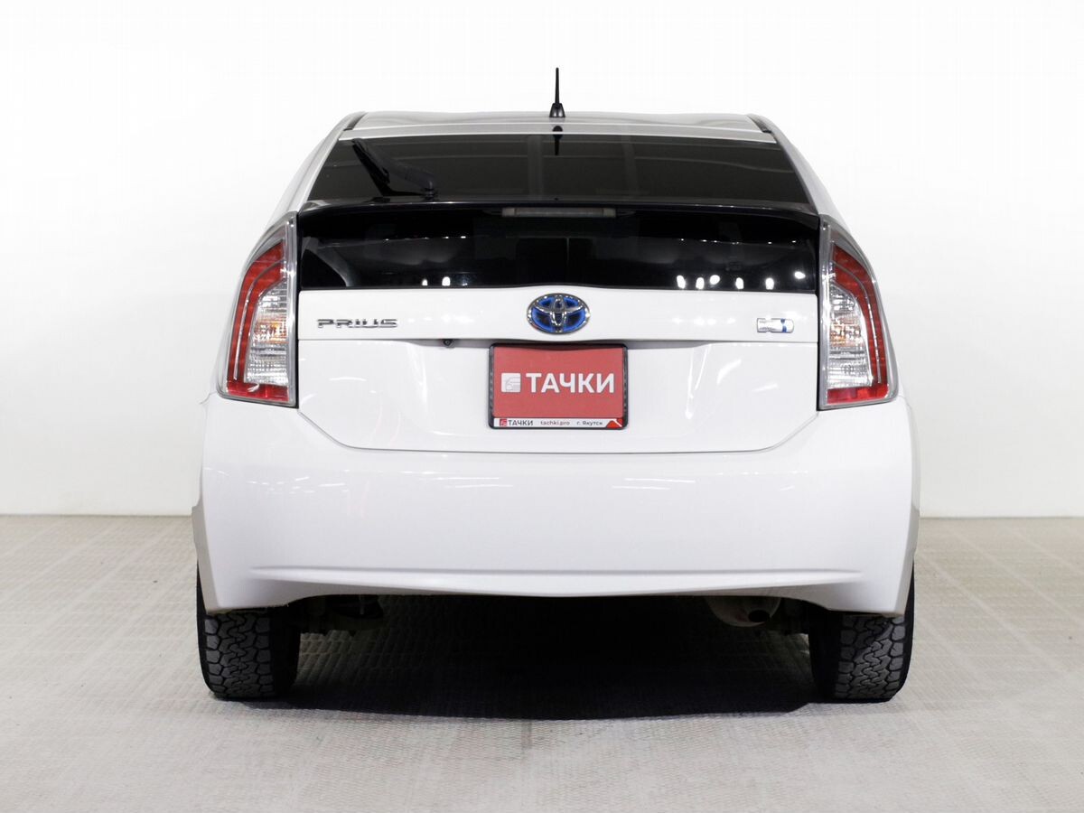 Toyota Prius 2013 - фото автомобиля