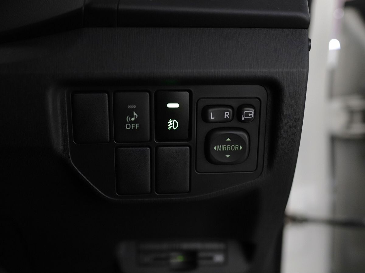 Toyota Prius 2013 - фото автомобиля
