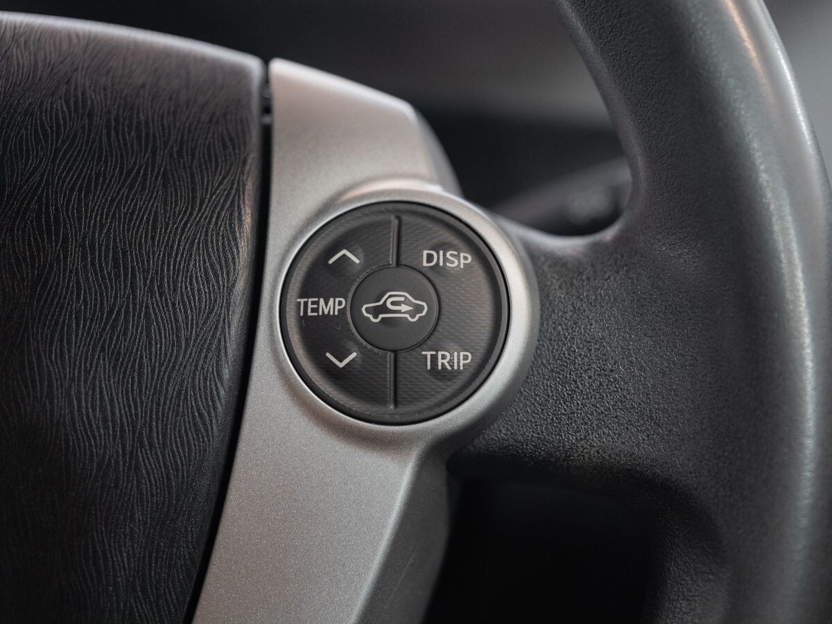 Toyota Prius 2013 - фото автомобиля