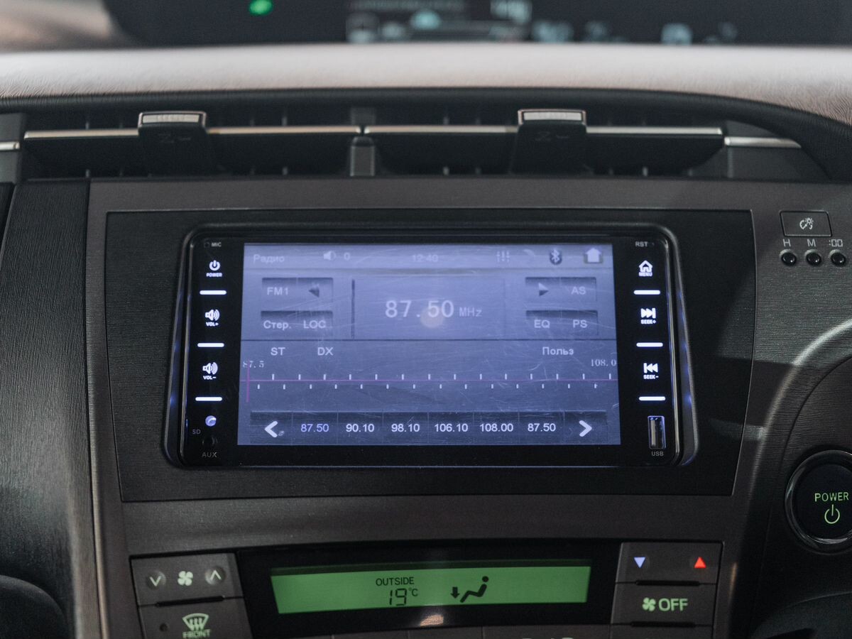 Toyota Prius 2013 - фото автомобиля