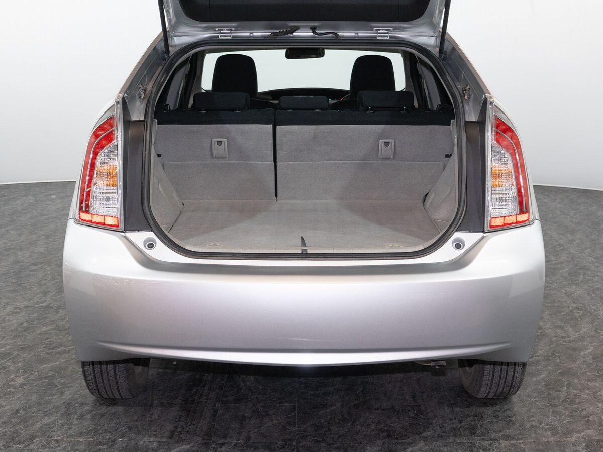 Toyota Prius 2013 - фото автомобиля