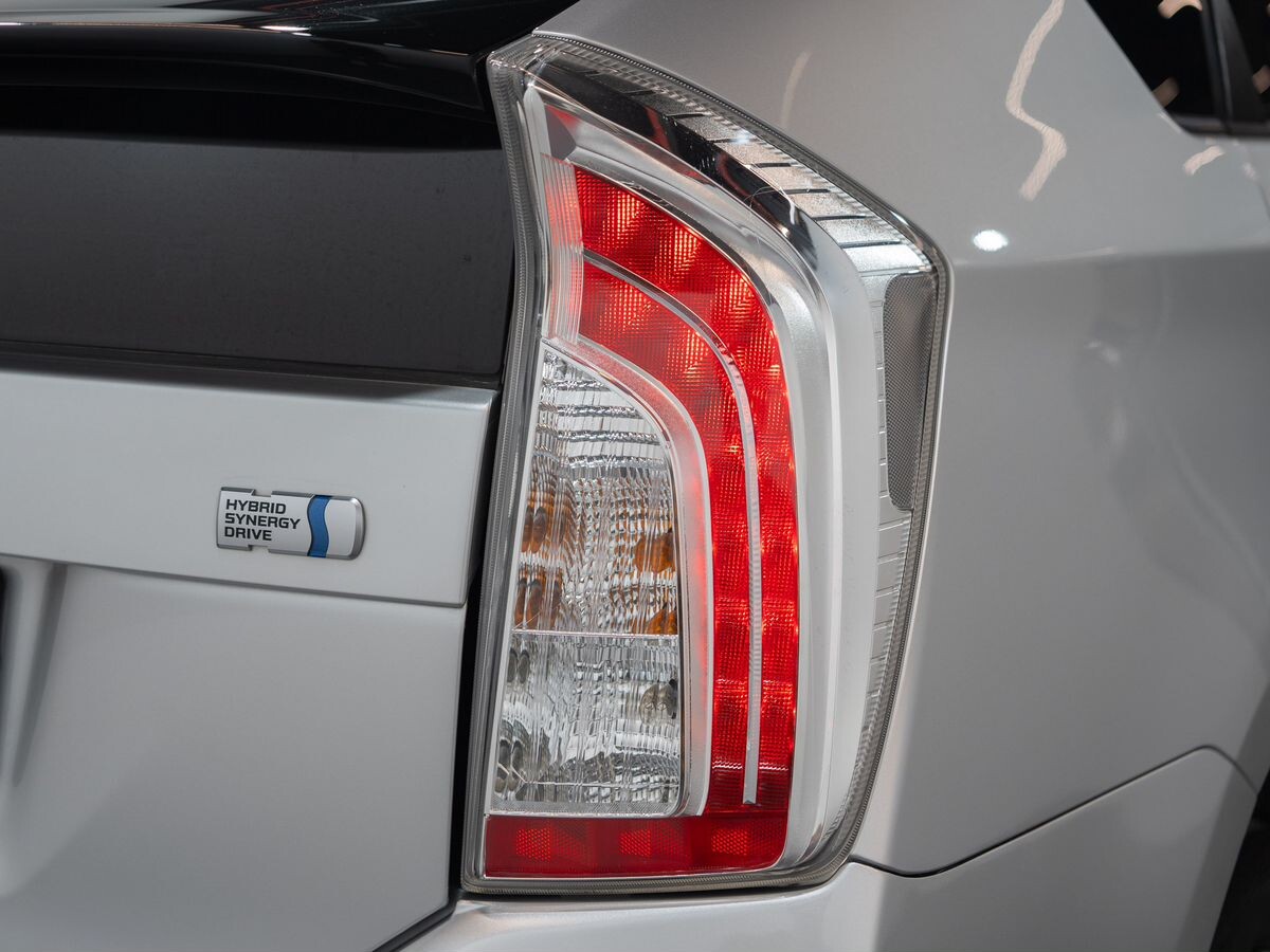 Toyota Prius 2013 - фото автомобиля