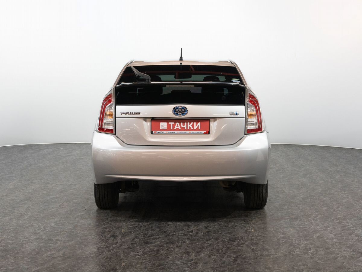 Toyota Prius 2013 - фото автомобиля