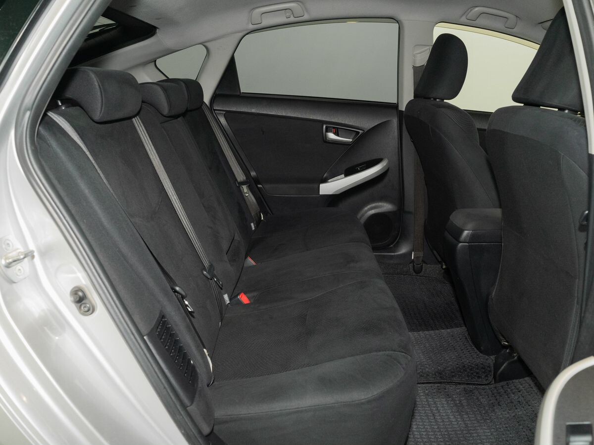 Toyota Prius 2013 - фото автомобиля