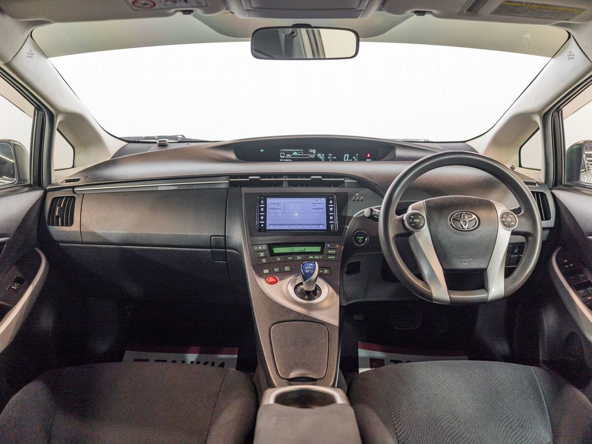 Toyota Prius 2013 - фото автомобиля