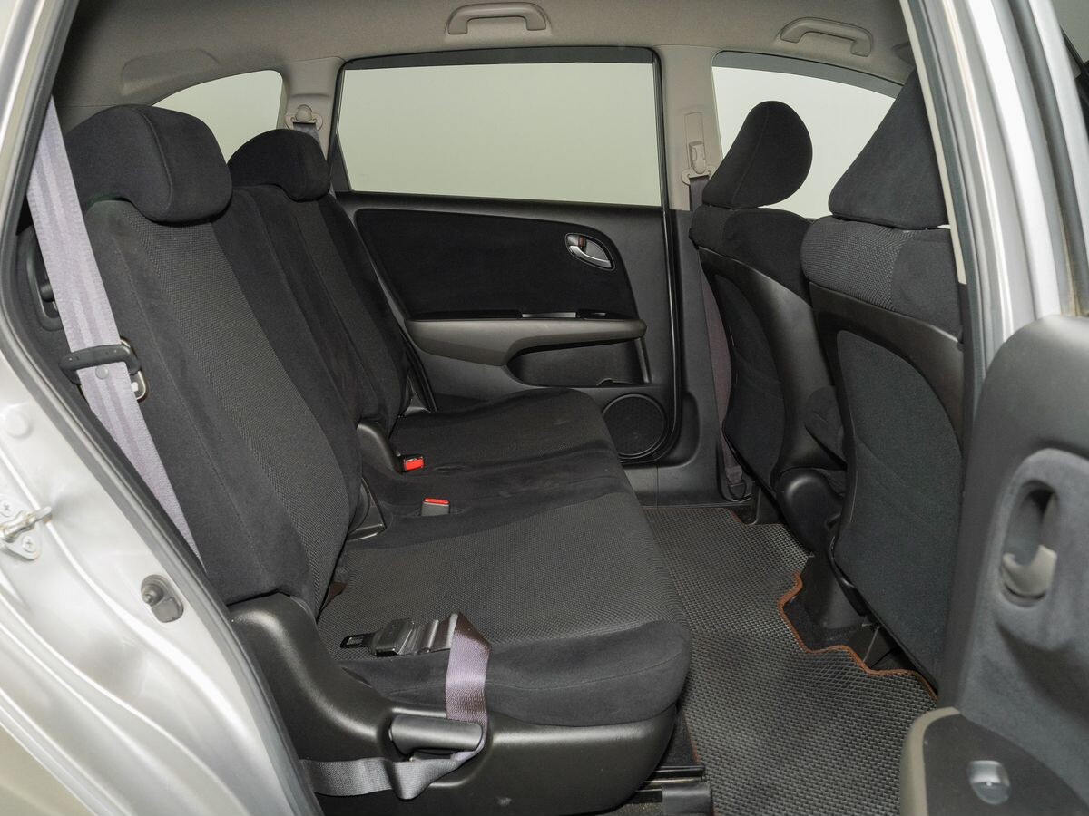 Honda Stream 2007 - фото автомобиля