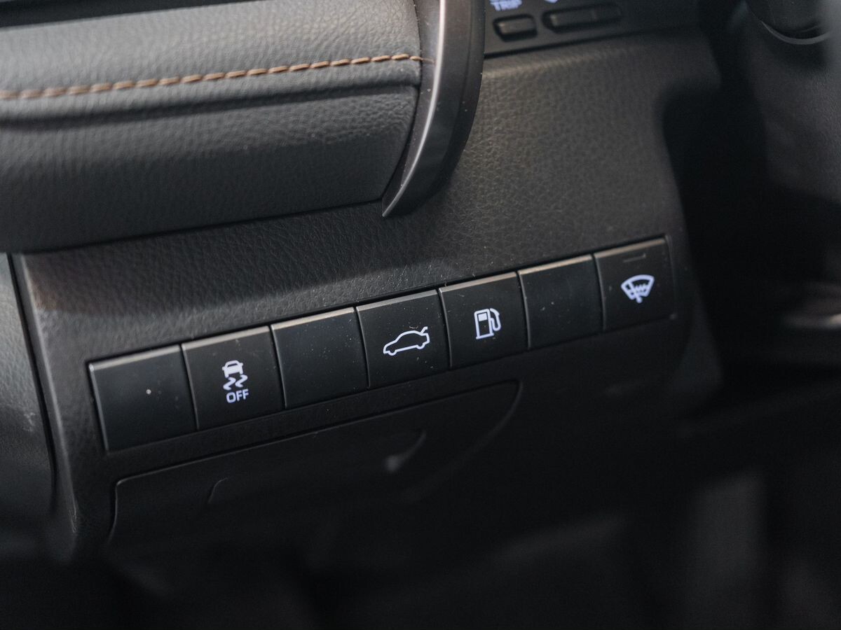 Toyota Camry 2019 - фото автомобиля