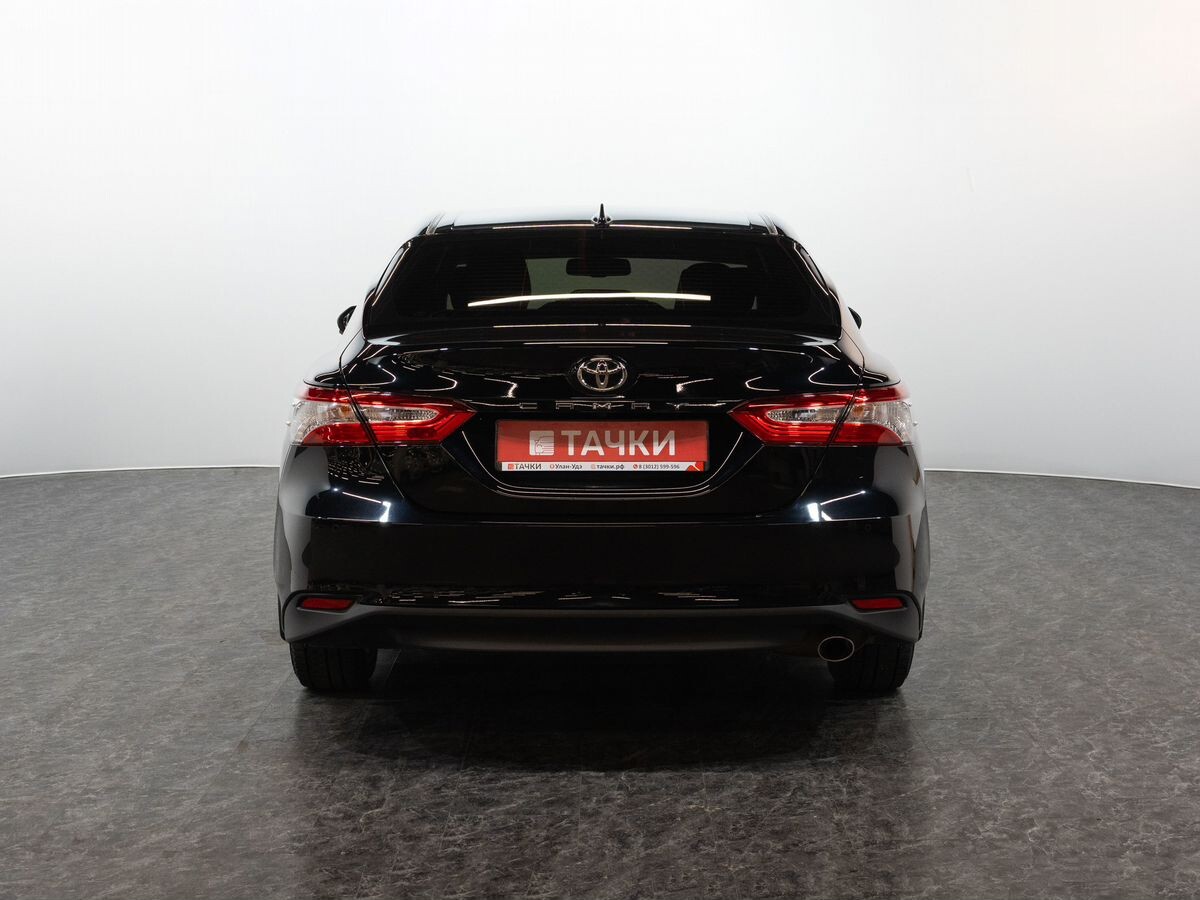 Toyota Camry 2019 - фото автомобиля