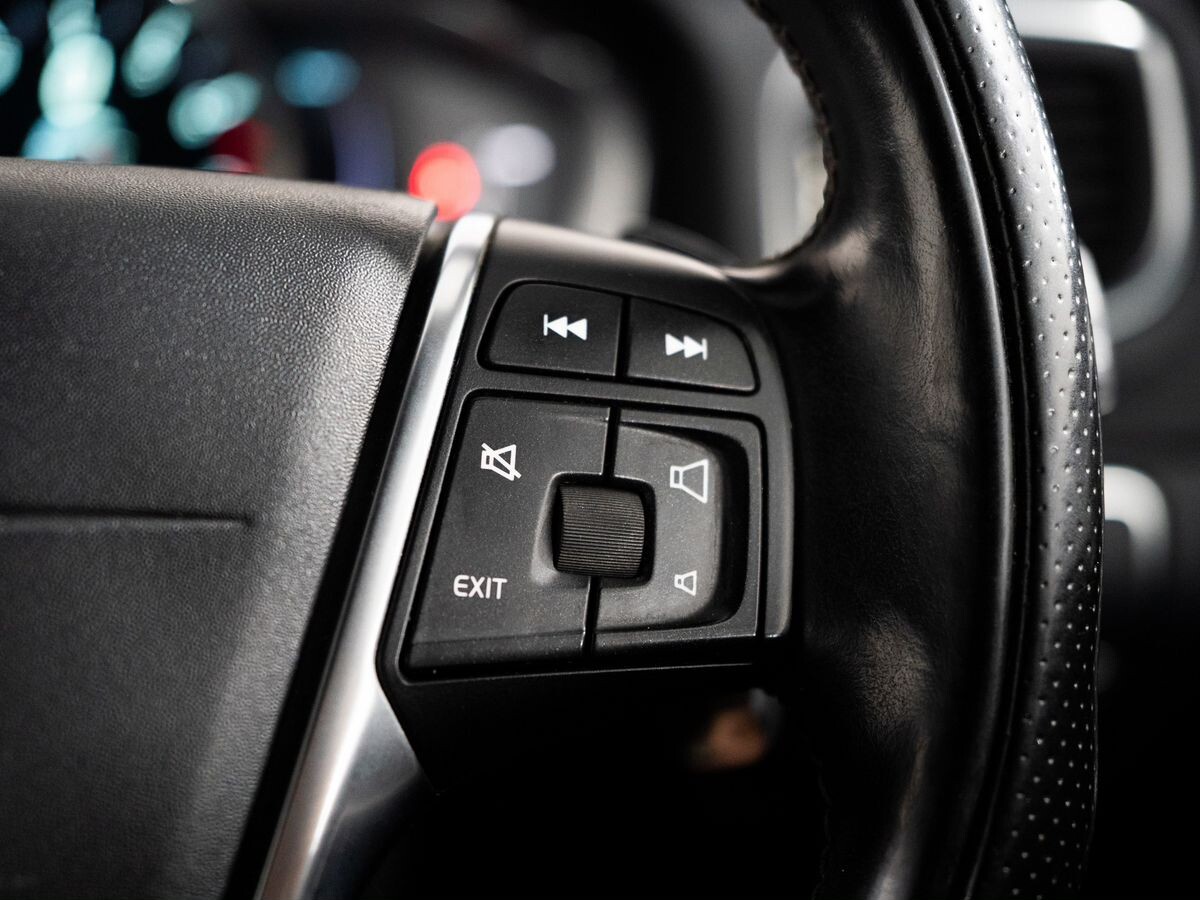 Volvo V60 2013 - фото автомобиля