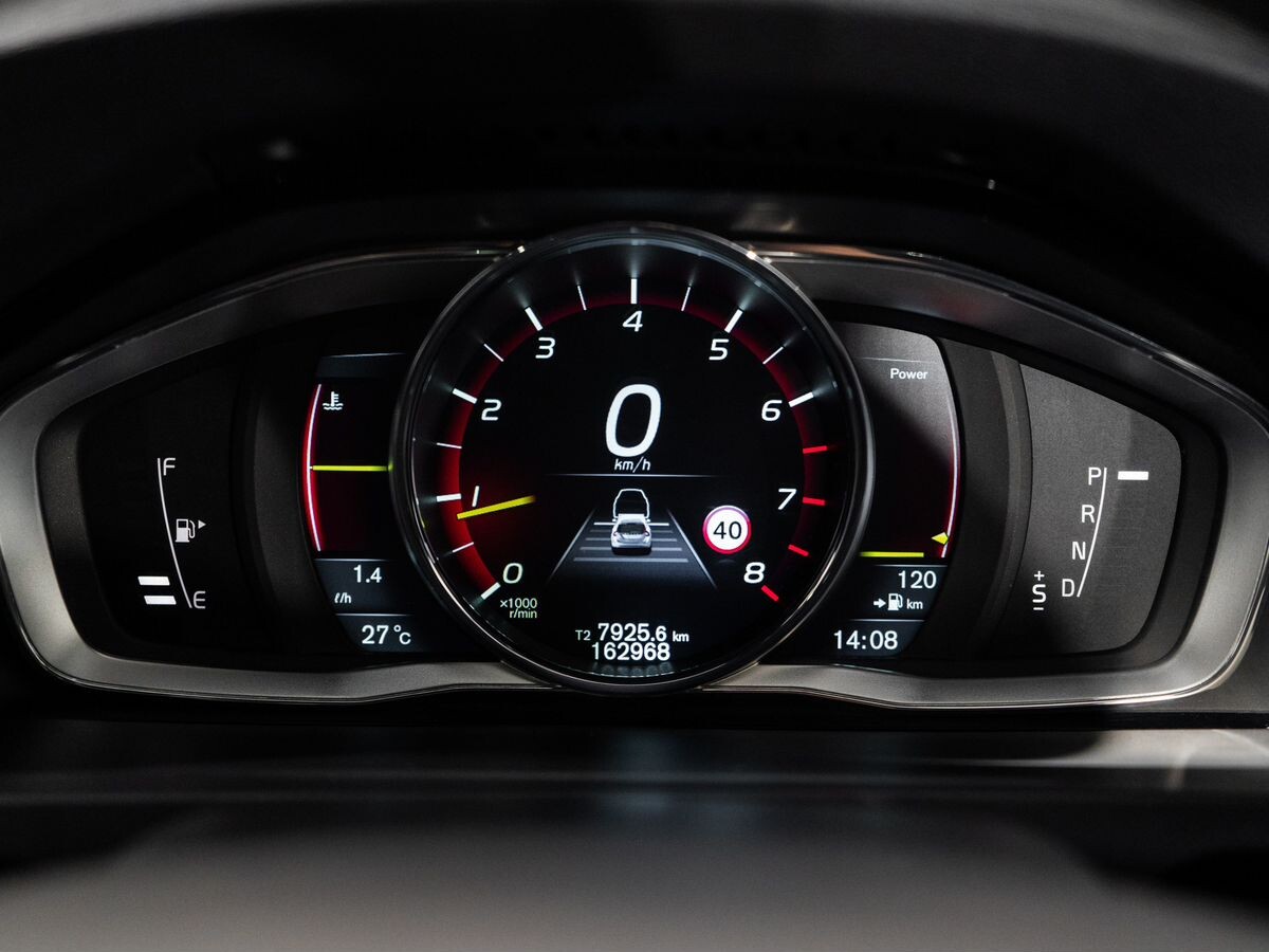 Volvo V60 2013 - фото автомобиля
