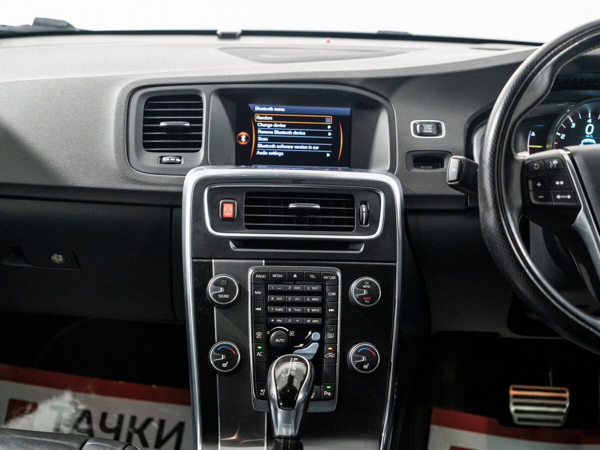 Volvo V60 2013 - фото автомобиля