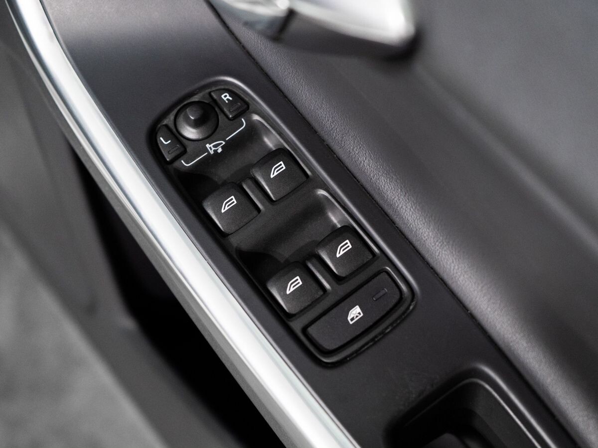 Volvo V60 2013 - фото автомобиля