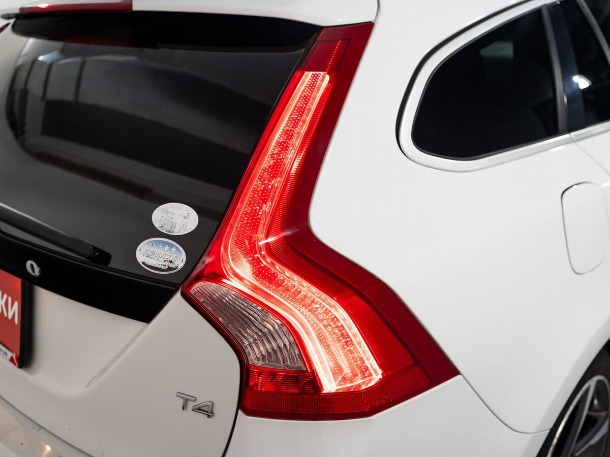 Volvo V60 2013 - фото автомобиля