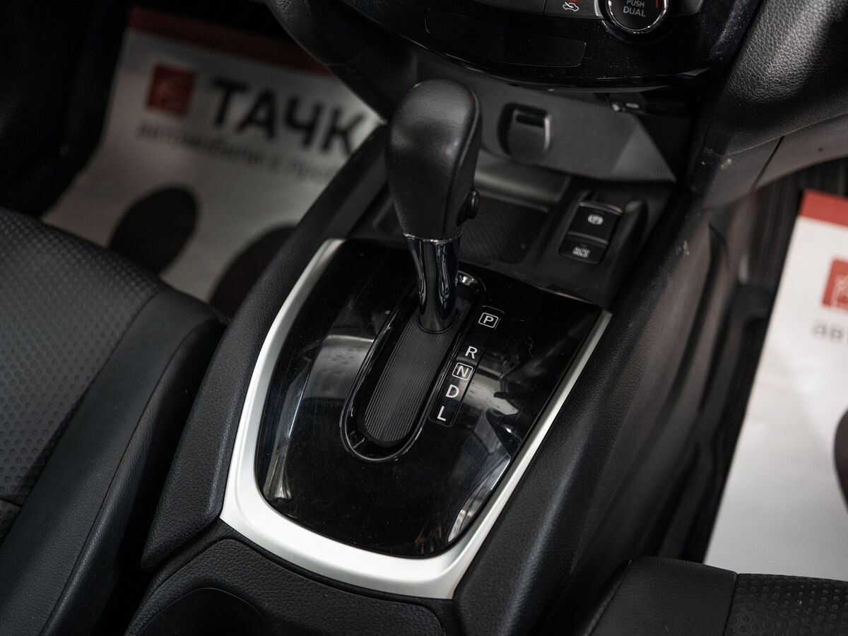 Nissan X-Trail 2018 - фото автомобиля