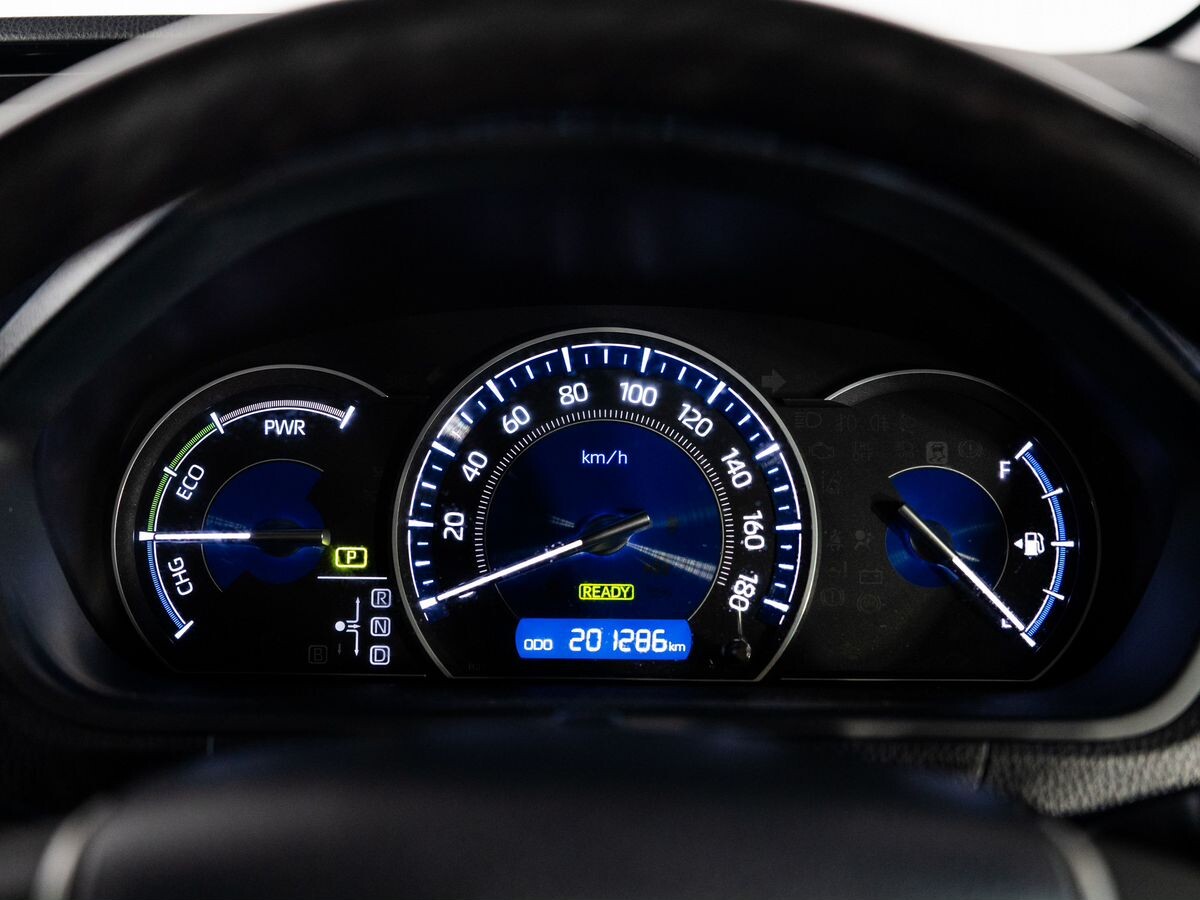 Toyota Esquire 2018 - фото автомобиля