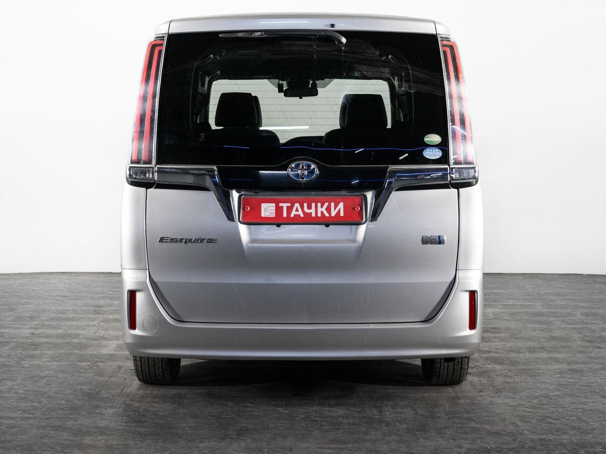 Toyota Esquire 2018 - фото автомобиля