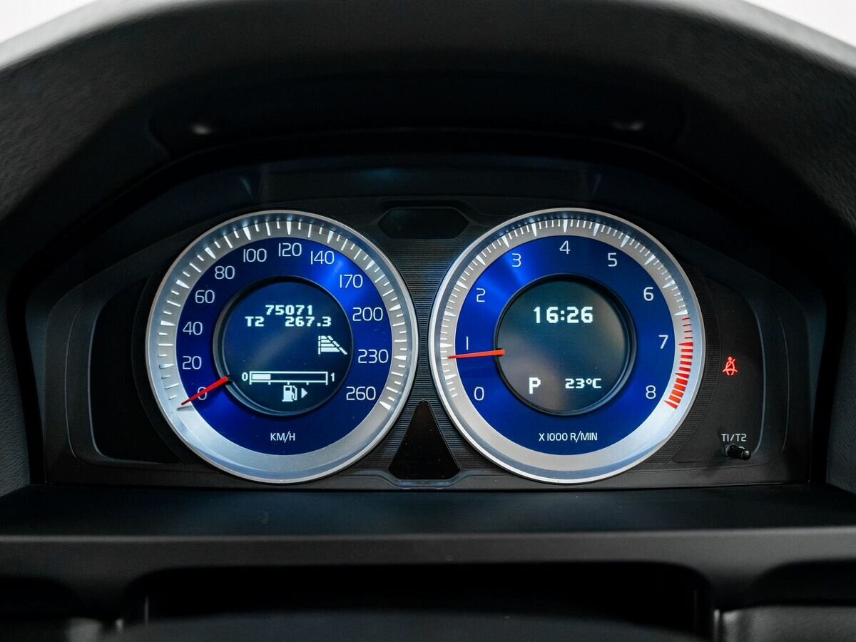 Volvo V60 2013 - фото автомобиля