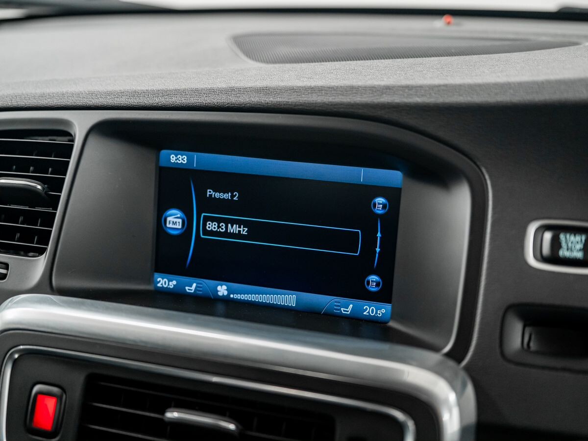 Volvo V60 2013 - фото автомобиля