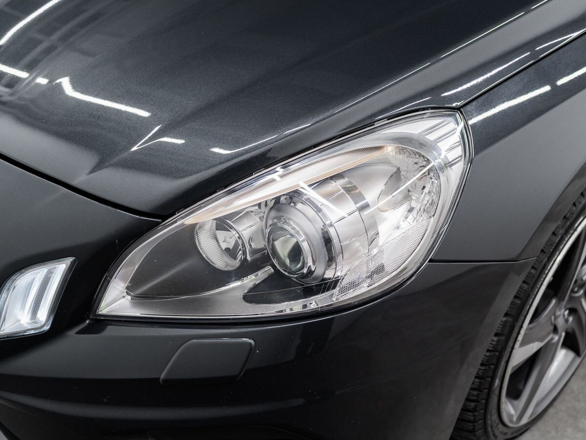 Volvo V60 2013 - фото автомобиля