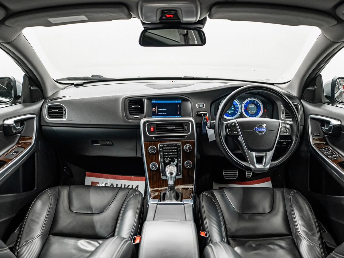 Volvo V60 2013 - фото автомобиля