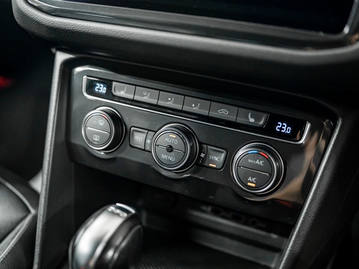 Volkswagen Tiguan 2019 - фото автомобиля