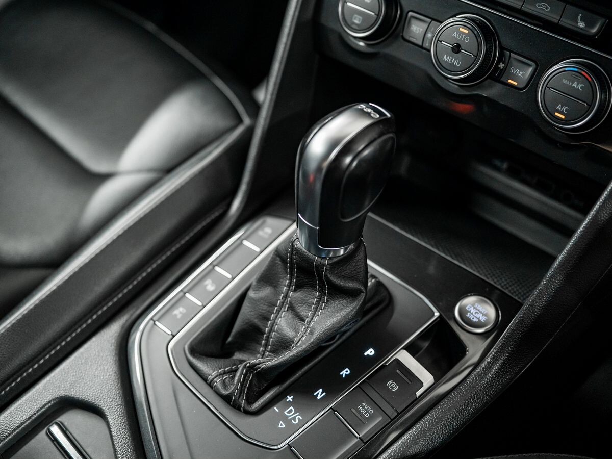 Volkswagen Tiguan 2019 - фото автомобиля