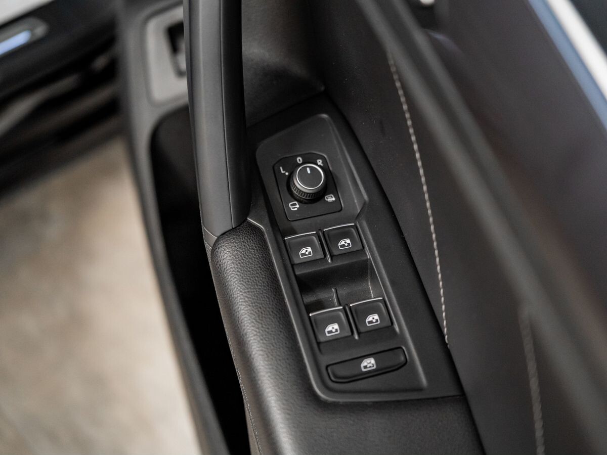 Volkswagen Tiguan 2019 - фото автомобиля