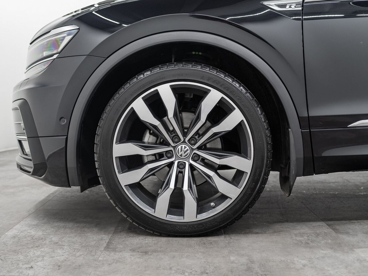 Volkswagen Tiguan 2019 - фото автомобиля