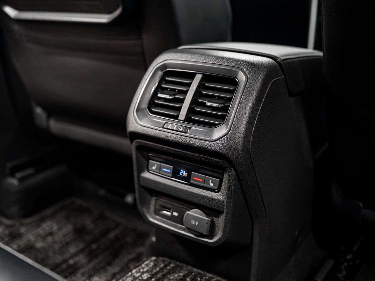 Volkswagen Tiguan 2019 - фото автомобиля