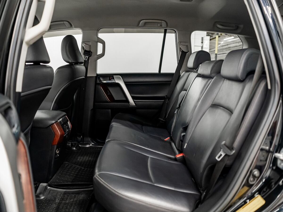 Toyota Land Cruiser Prado 2016 - фото автомобиля