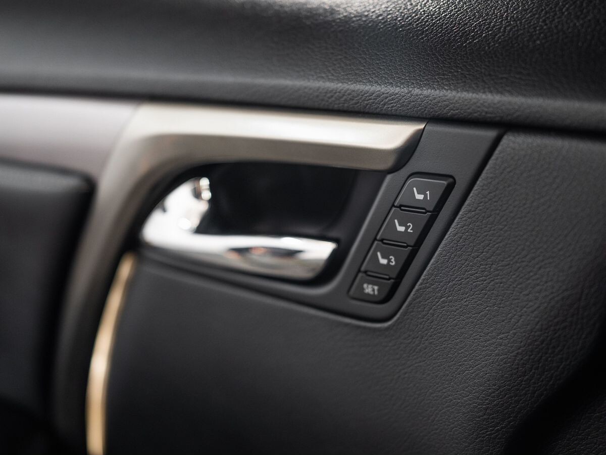 Lexus RX300 2020 - фото автомобиля