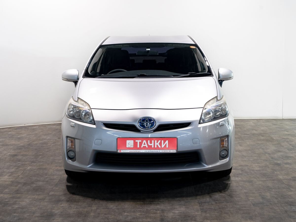 Toyota Prius 2010 - фото автомобиля