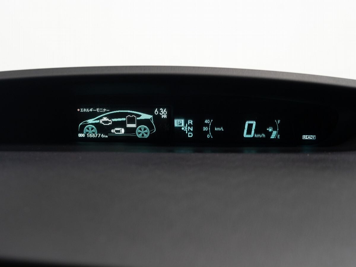 Toyota Prius 2010 - фото автомобиля