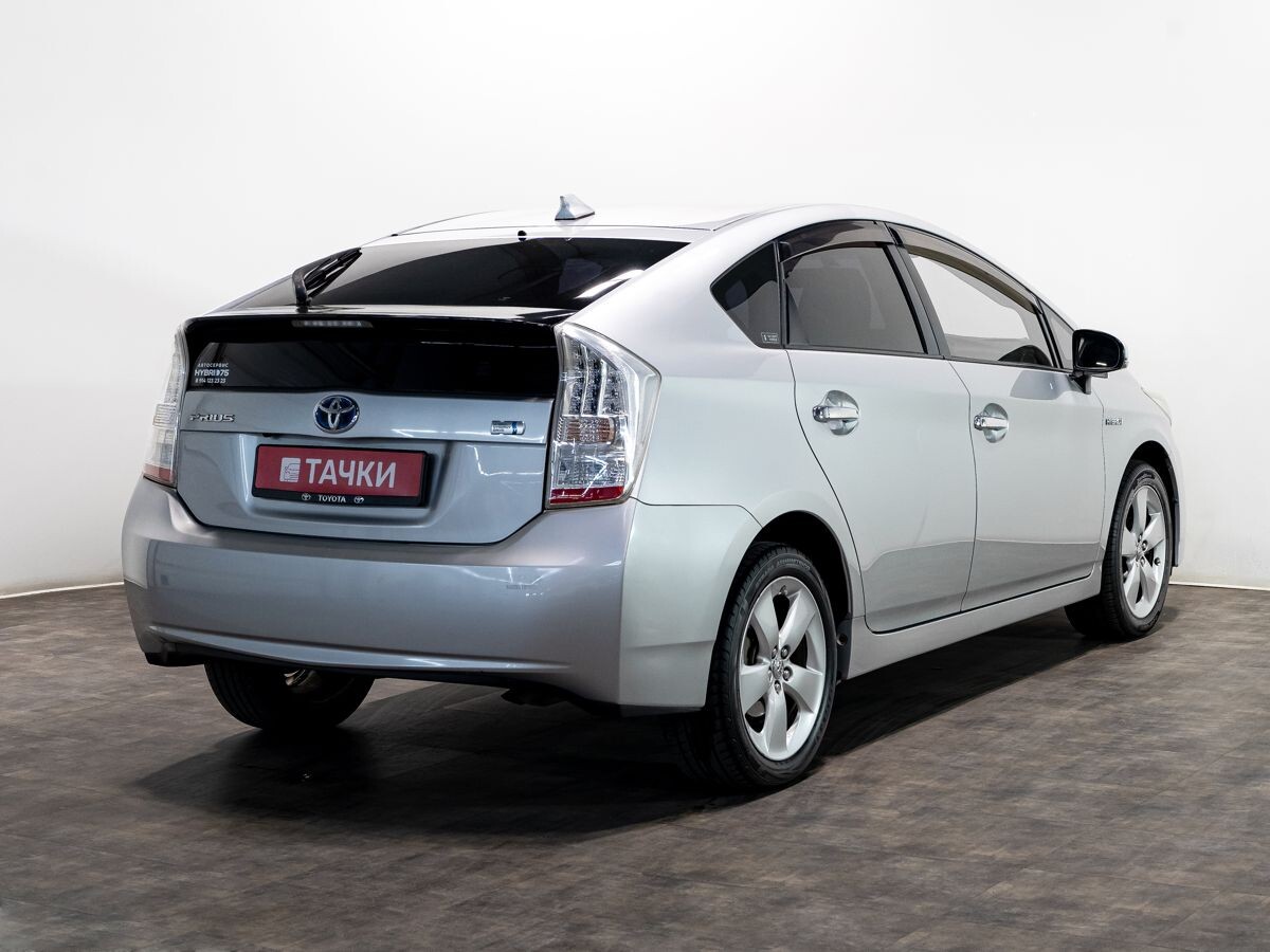 Toyota Prius 2010 - фото автомобиля