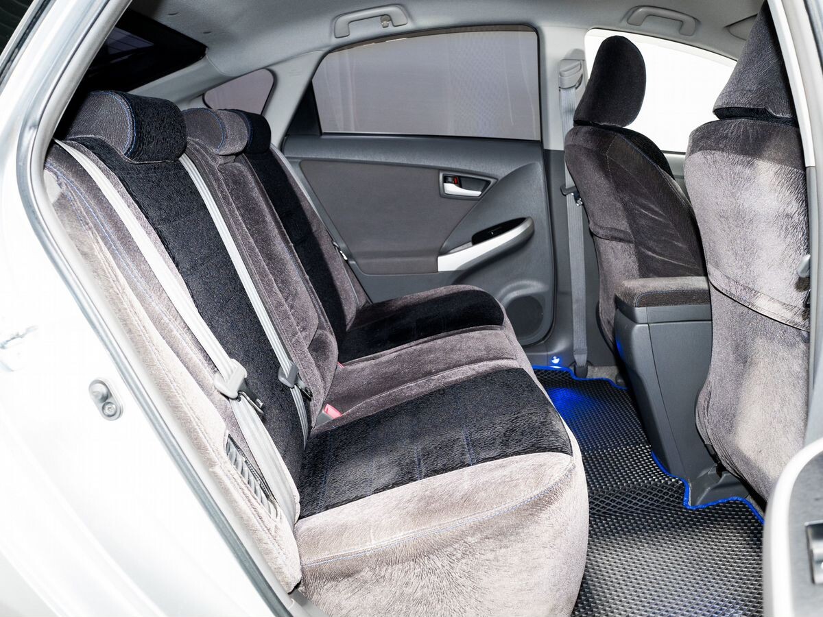 Toyota Prius 2010 - фото автомобиля