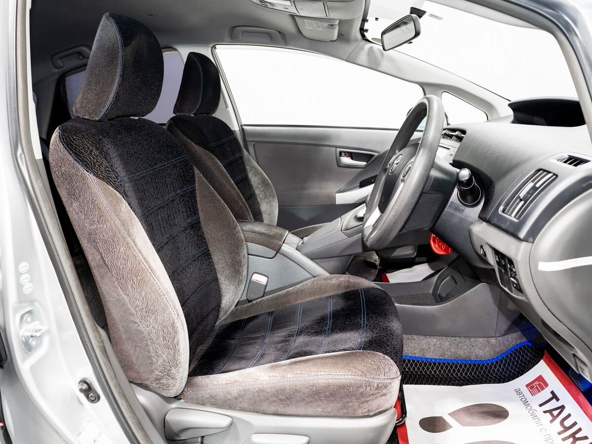 Toyota Prius 2010 - фото автомобиля