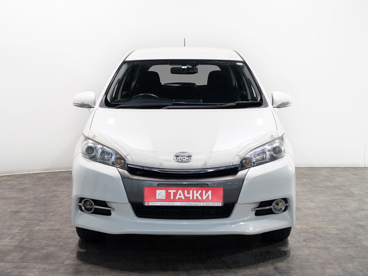 Toyota Wish 2012 - фото автомобиля