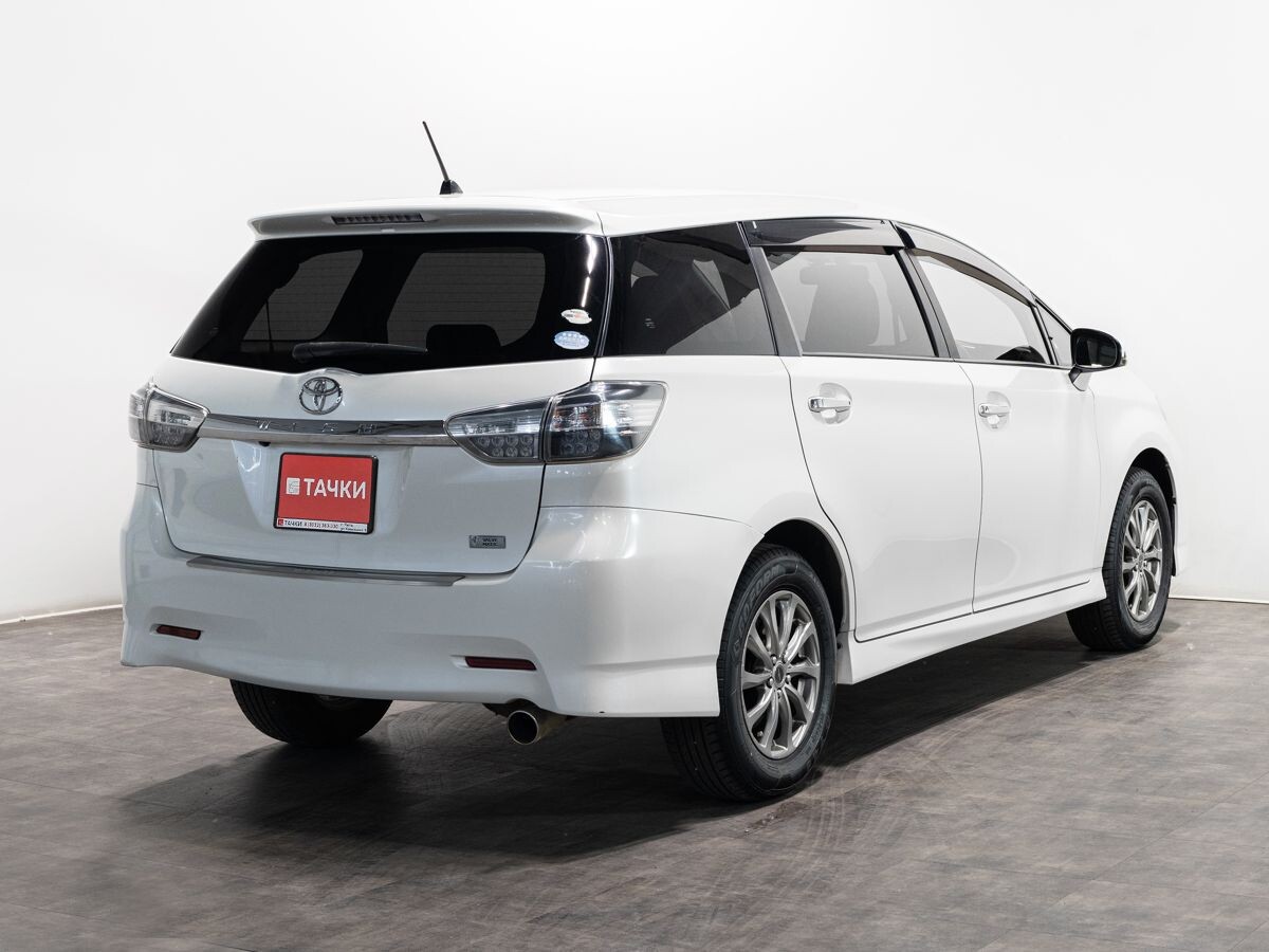 Toyota Wish 2012 - фото автомобиля
